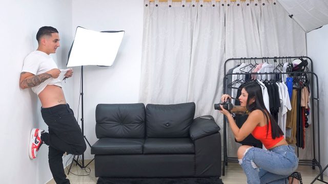 Seducido por una fotógrafa latina – Salomé Gil
